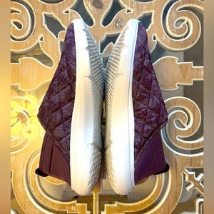 Vera Bradley VB Cloud Women’s sz 8 Slip-On Sneakers Tonal Chrysanthemums Pattern